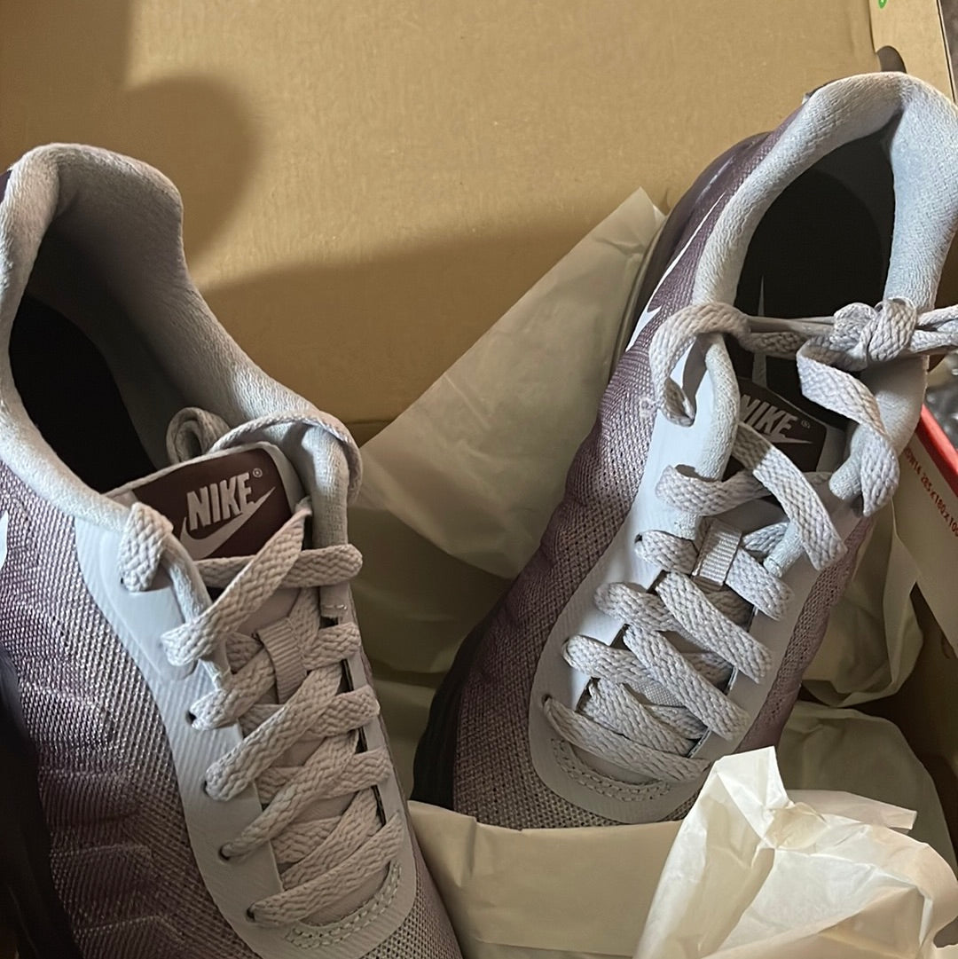 Brand New woman Nike Air Max