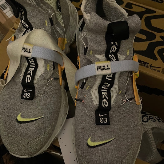 NIKE Space Hippie 03 Gray/ Green Men's Sneaker Volt # CQ3989-002