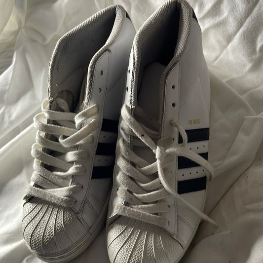 Adidas Sneakers