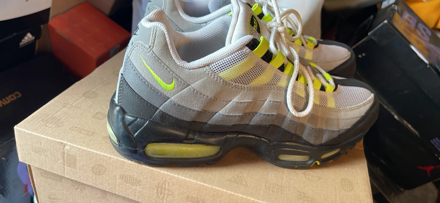 Nike Air Max '95 "Neon 2010" (Men's Size 9.5) 609048-072