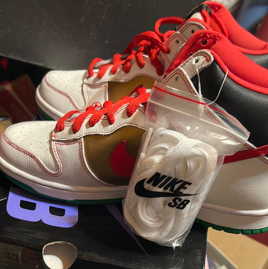 NEW NIKE SB DUNK HIGH PRO MONEY CAT 305050 162 WHITE CHILE RED RARE